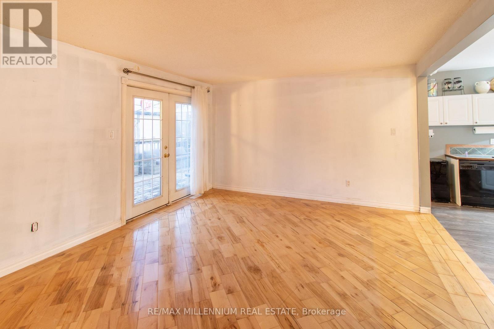 3021 Pinegrove Road, Springwater, Ontario  L0M 1T2 - Photo 14 - S12563616