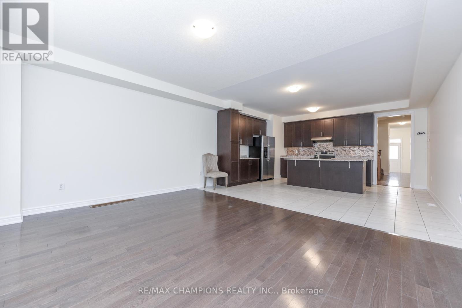 121 Adventura Road, Brampton, Ontario  L7A 0B7 - Photo 14 - W12555378