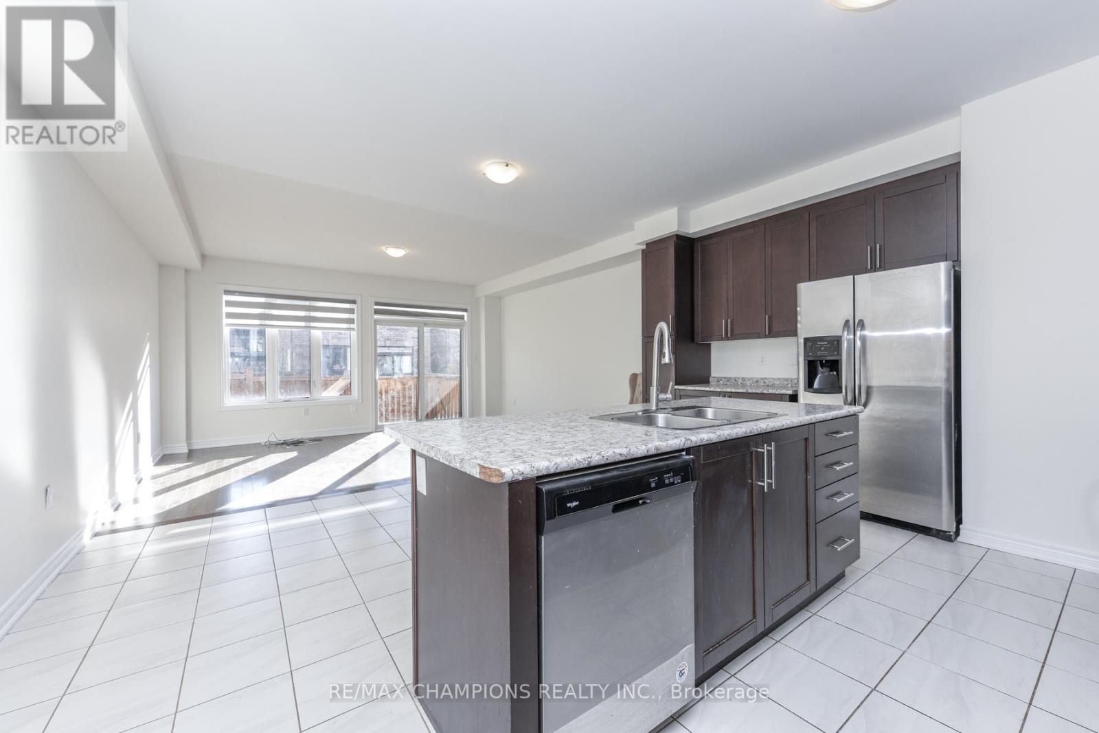 121 Adventura Road, Brampton, Ontario  L7A 0B7 - Photo 8 - W12555378