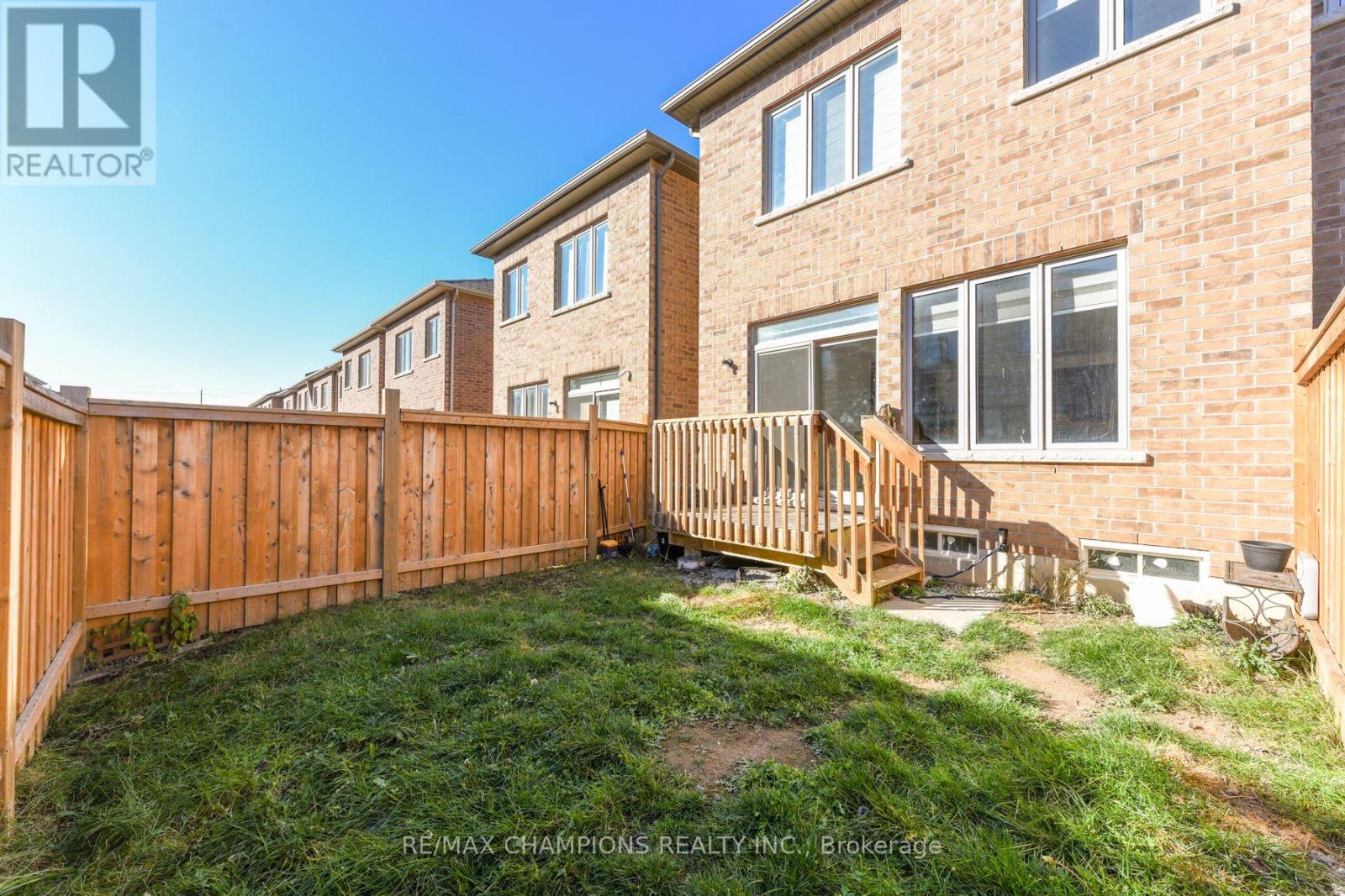121 Adventura Road, Brampton, Ontario  L7A 0B7 - Photo 49 - W12555378