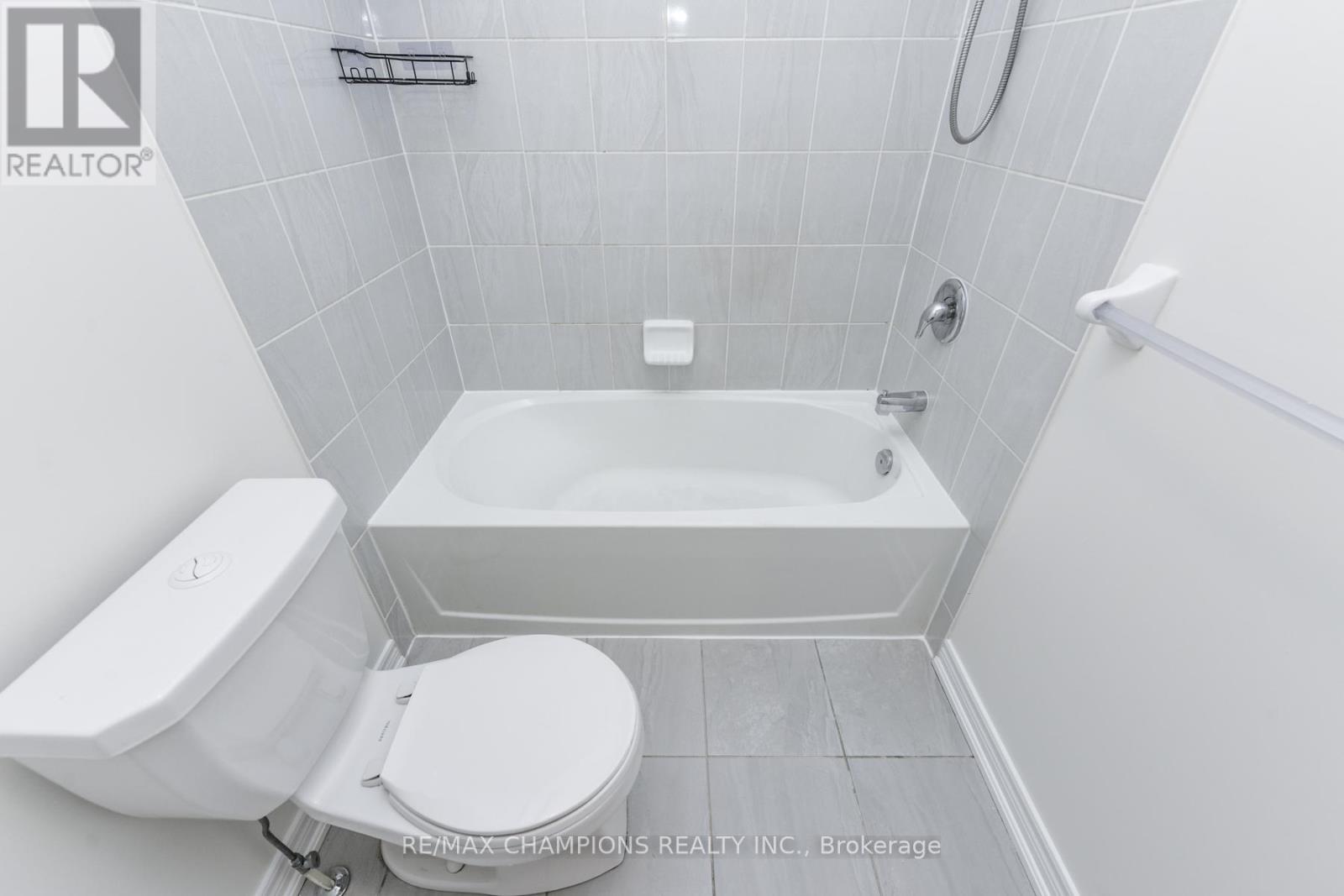 121 Adventura Road, Brampton, Ontario  L7A 0B7 - Photo 27 - W12555378