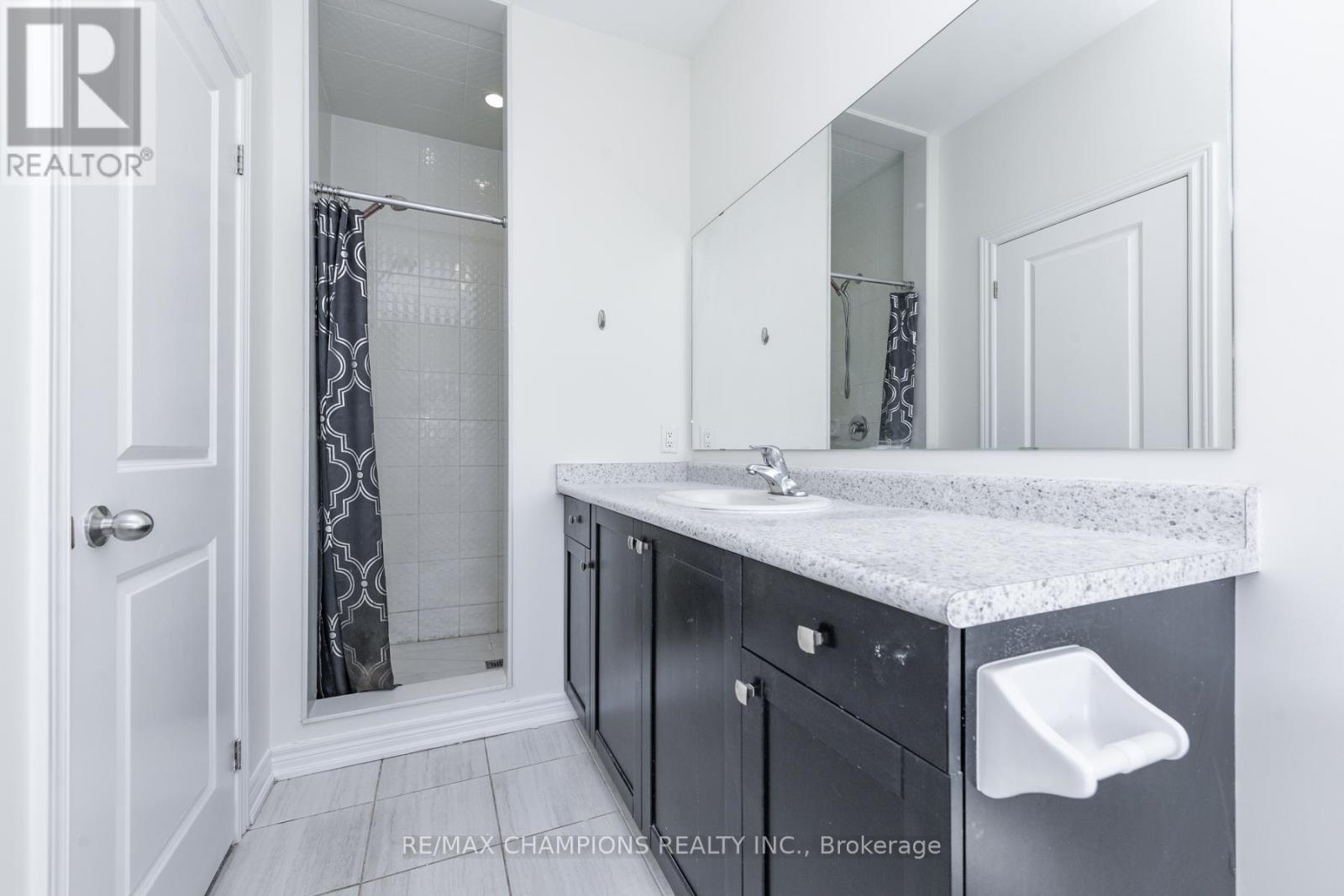 121 Adventura Road, Brampton, Ontario  L7A 0B7 - Photo 45 - W12555378