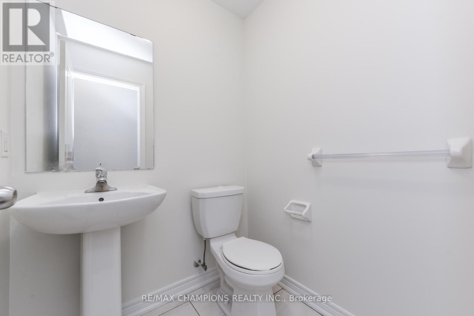 121 Adventura Road, Brampton, Ontario  L7A 0B7 - Photo 6 - W12555378