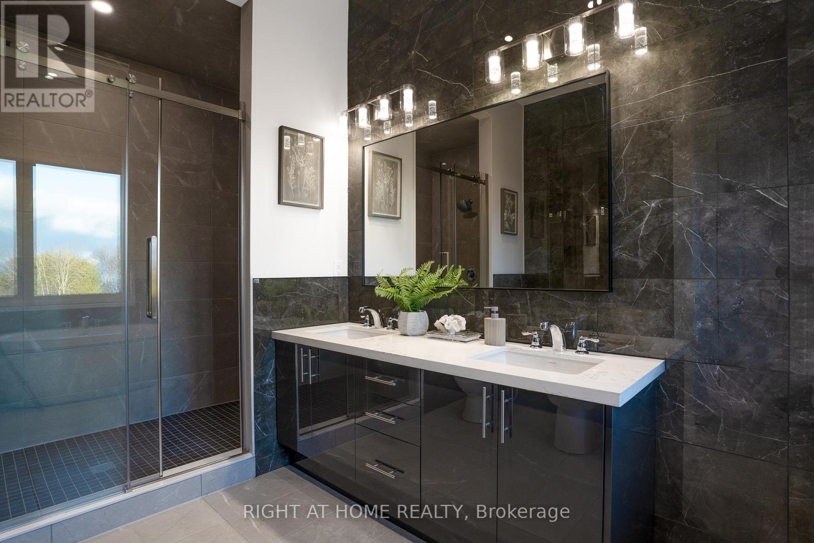 101 Sladden Court, Blue Mountains, Ontario N0H 2P0 - Photo 23 - X12564654