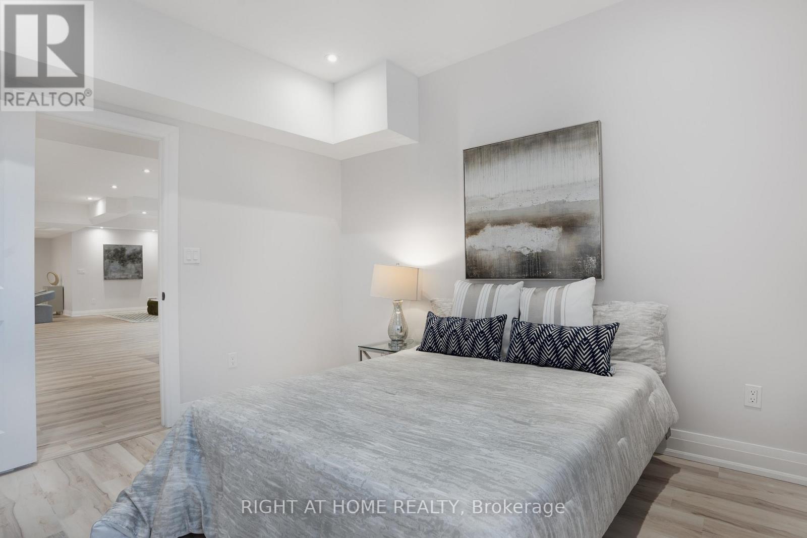 101 Sladden Court, Blue Mountains, Ontario N0H 2P0 - Photo 37 - X12564654