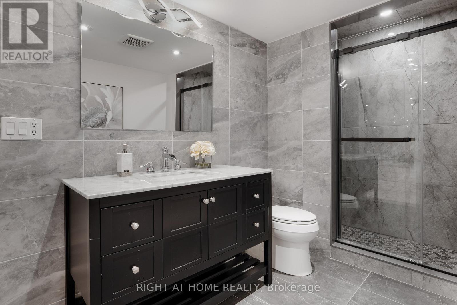 101 Sladden Court, Blue Mountains, Ontario N0H 2P0 - Photo 39 - X12564654