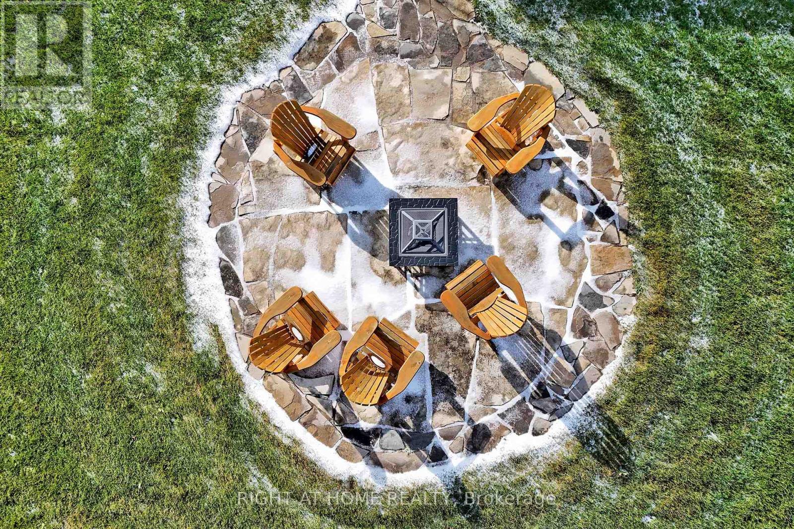 101 Sladden Court, Blue Mountains, Ontario N0H 2P0 - Photo 48 - X12564654