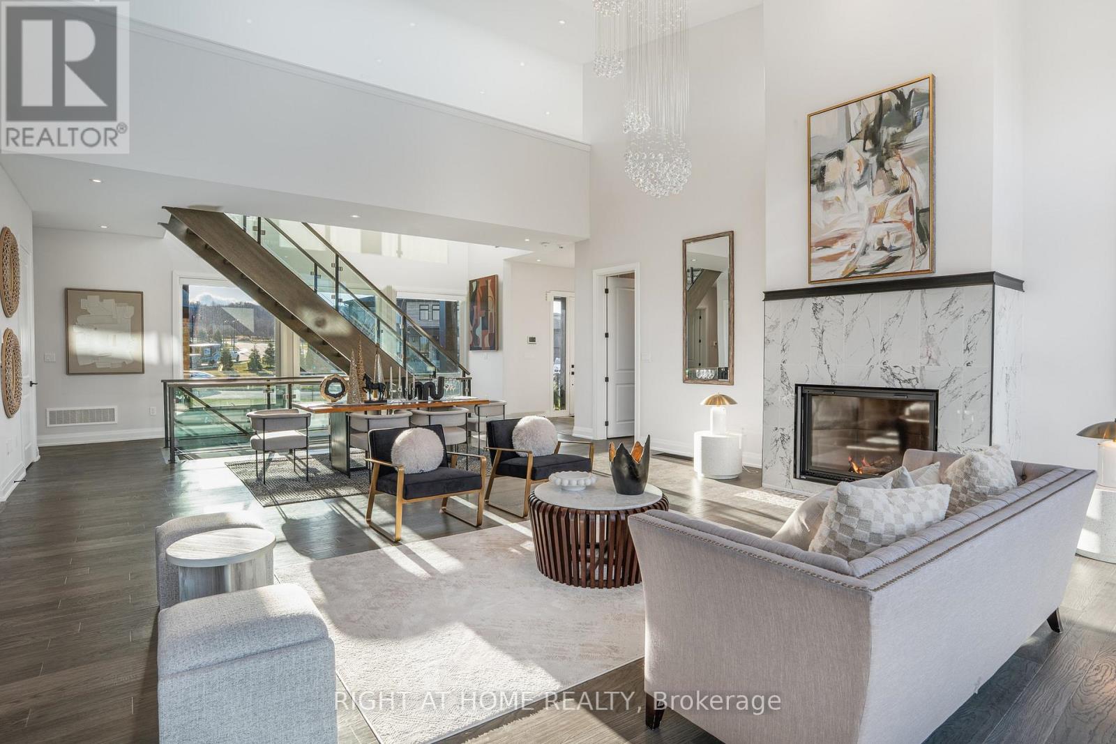 101 Sladden Court, Blue Mountains, Ontario N0H 2P0 - Photo 5 - X12564654