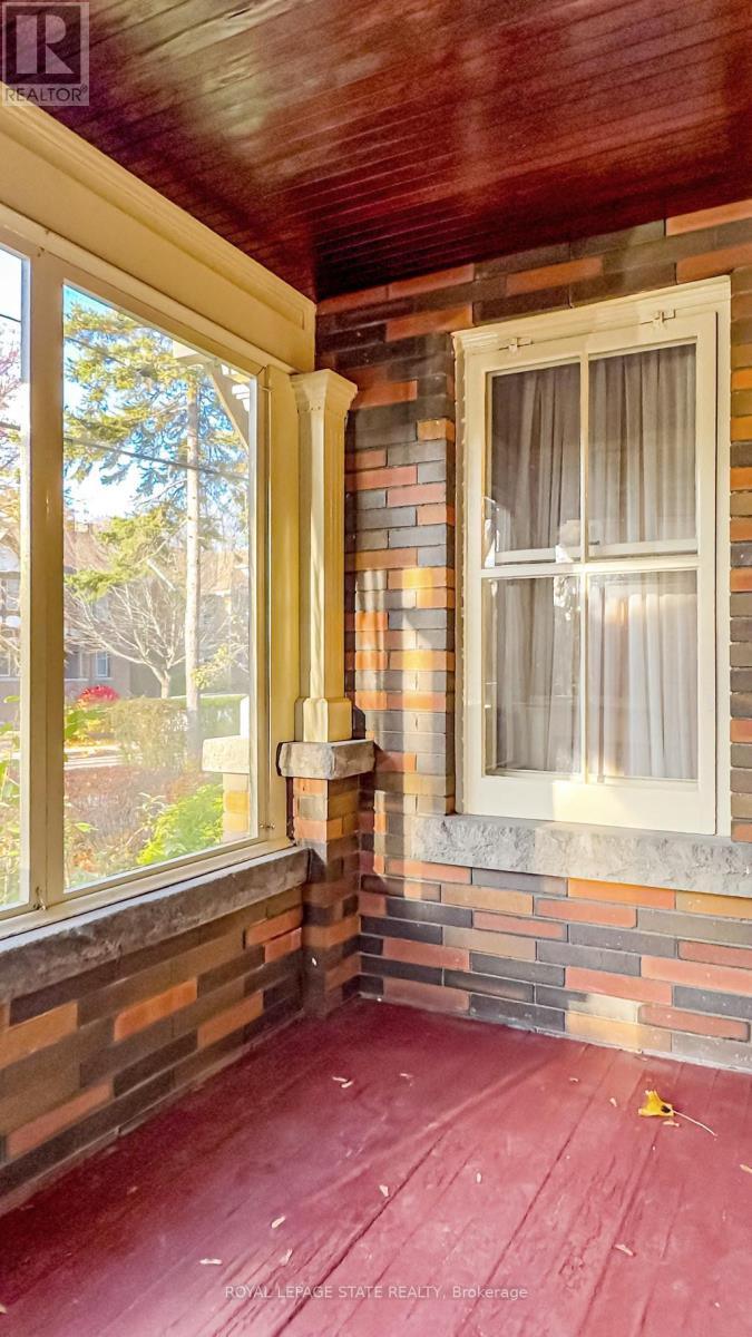 86 Dromore Crescent, Hamilton, Ontario  L8S 4B2 - Photo 2 - X12564674