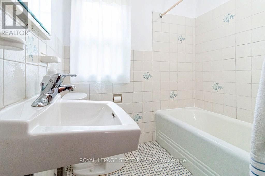 86 Dromore Crescent, Hamilton, Ontario  L8S 4B2 - Photo 22 - X12564674