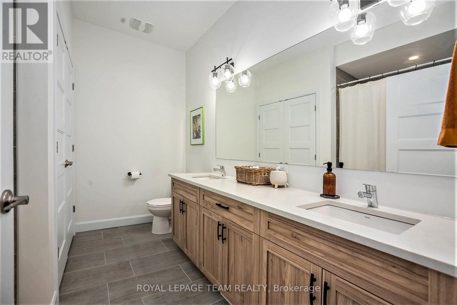 22 Matheson Street, North Stormont, Ontario K0A 1R0 - Photo 21 - X12564768