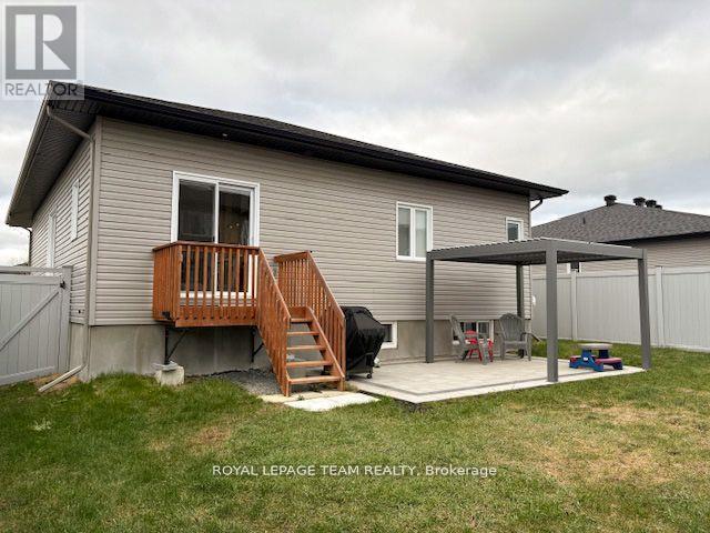 22 Matheson Street, North Stormont, Ontario K0A 1R0 - Photo 3 - X12564768