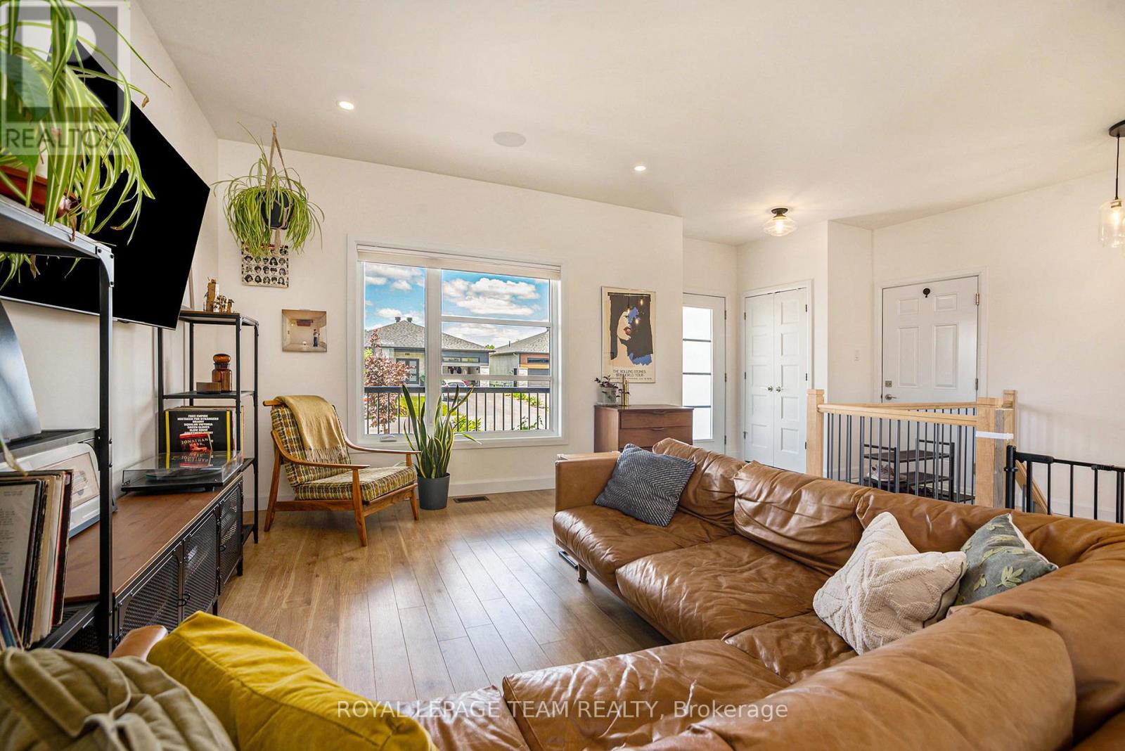 22 Matheson Street, North Stormont, Ontario K0A 1R0 - Photo 5 - X12564768