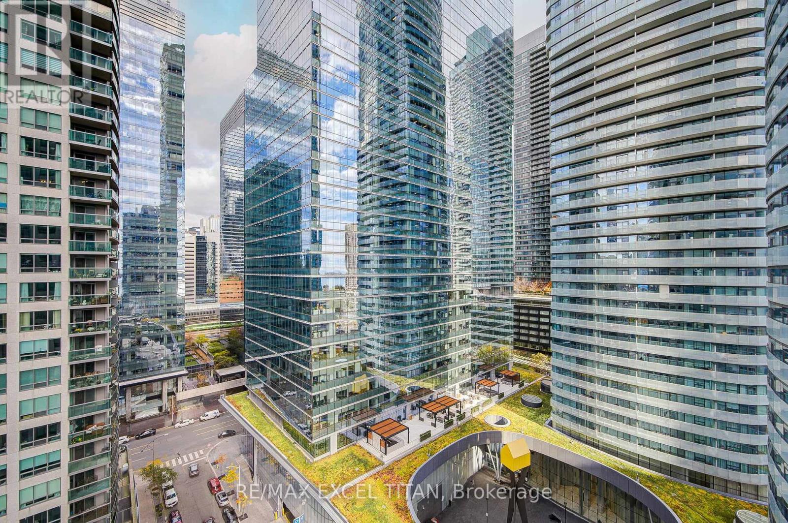 2006 - 19 Grand Trunk Crescent, Toronto, Ontario  M5J 3A3 - Photo 36 - C12562918