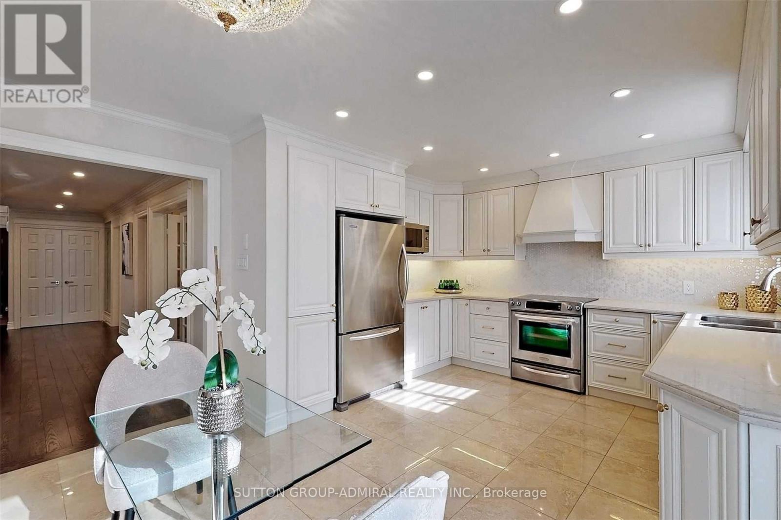 45 Pinewood Drive, Vaughan, Ontario  L4J 5N8 - Photo 18 - N12554860