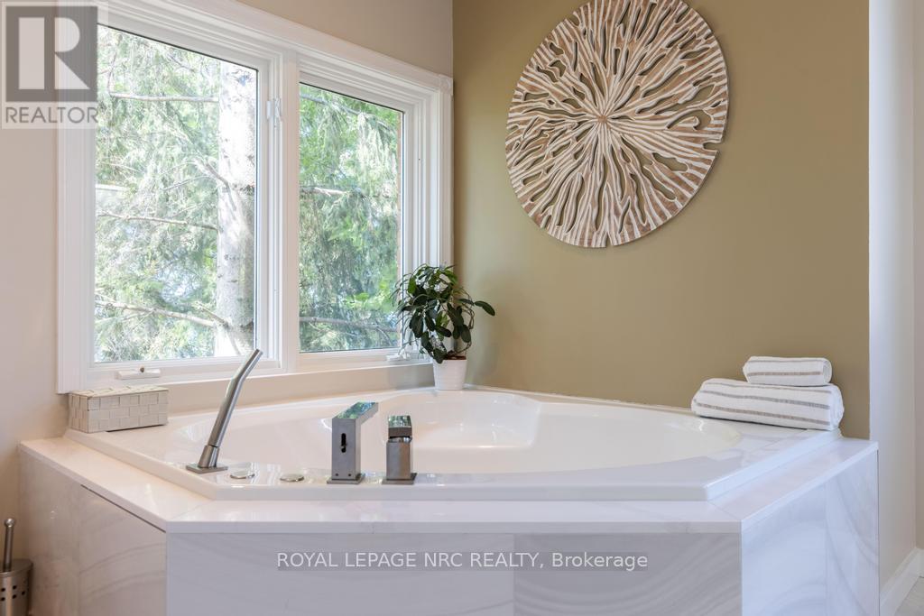 11 Abbey Avenue, St. Catharines, Ontario  L2N 5J5 - Photo 37 - X12379712