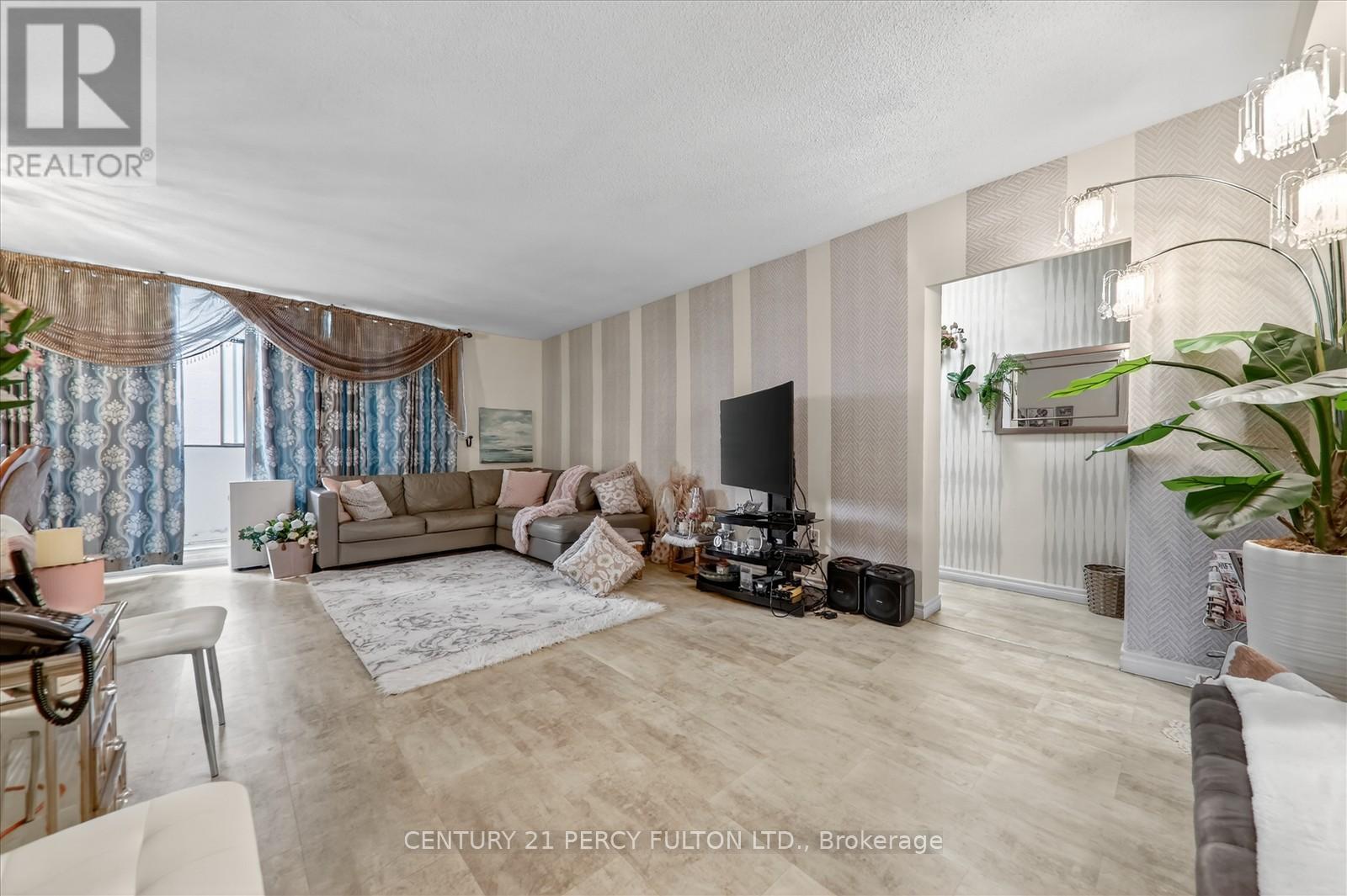 605 - 1 Massey Square, Toronto, Ontario  M4C 5L5 - Photo 10 - E12564742