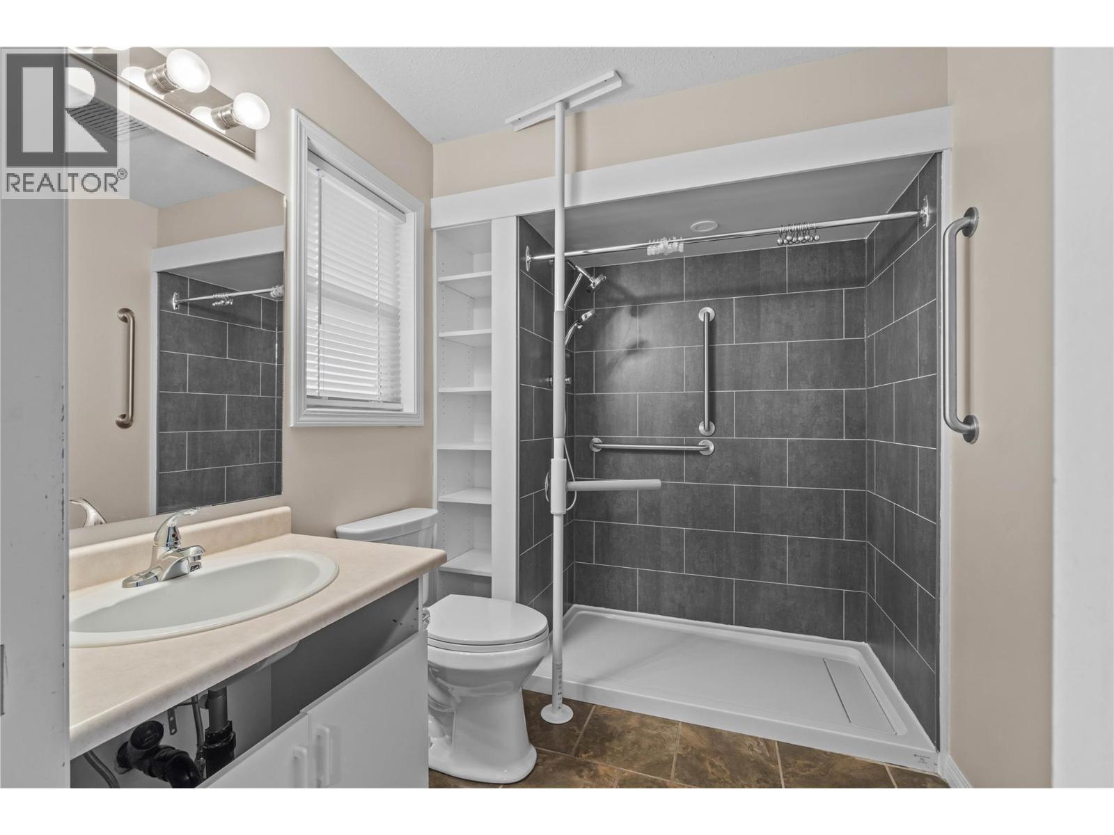 1976 Gloaming Drive, Kamloops, British Columbia  V1S 1P8 - Photo 13 - 10369737