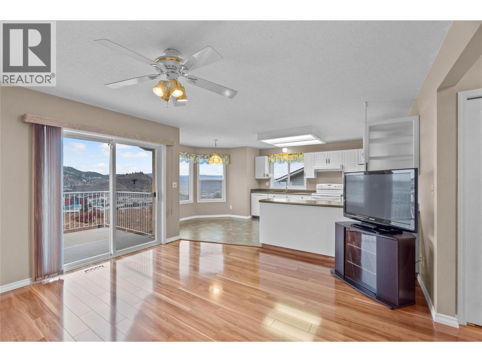 1976 Gloaming Drive, Kamloops, British Columbia  V1S 1P8 - Photo 4 - 10369737