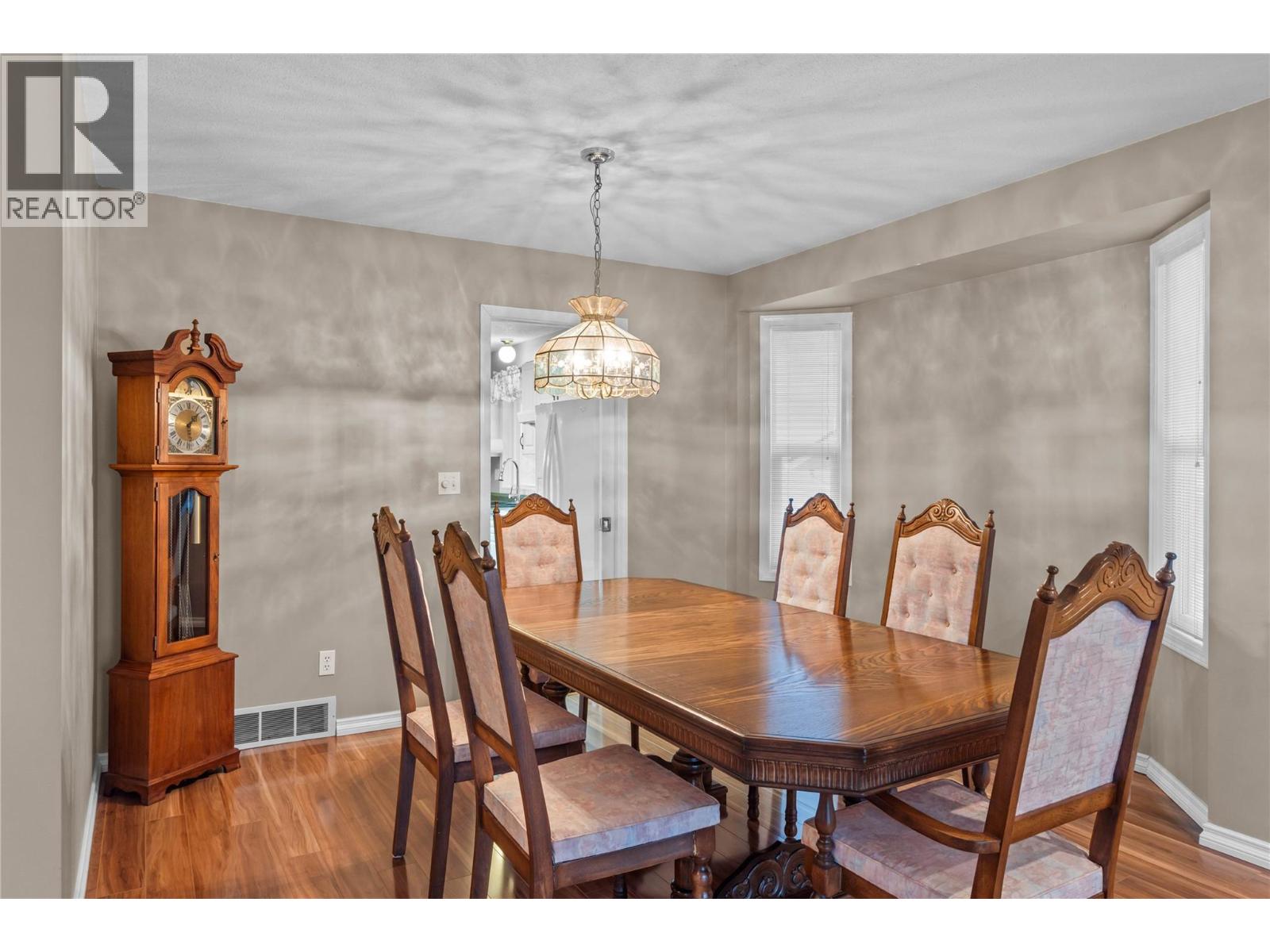 1976 Gloaming Drive, Kamloops, British Columbia  V1S 1P8 - Photo 6 - 10369737