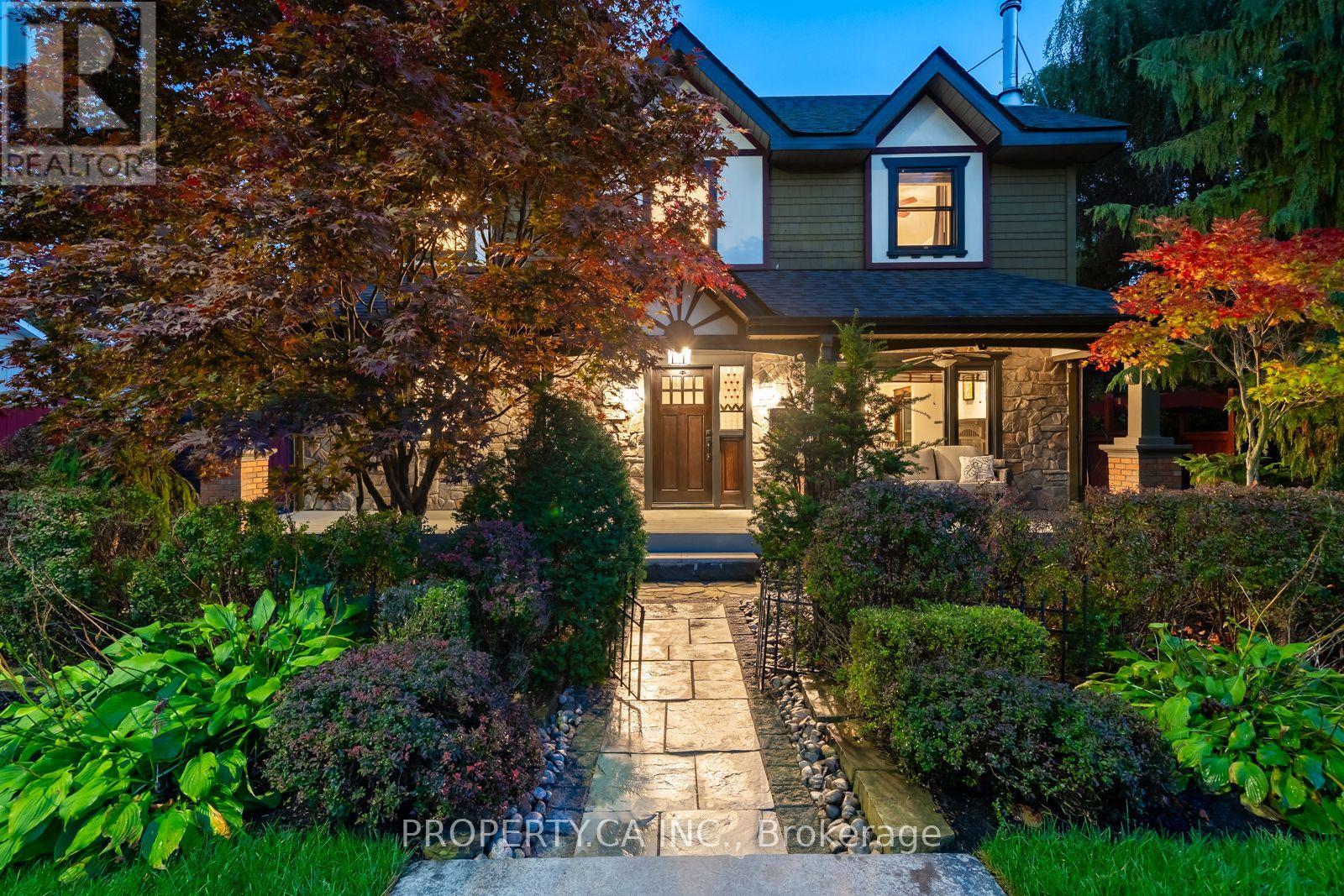 29 Tyler Street, Aurora, Ontario  L4G 2N1 - Photo 1 - N12564730