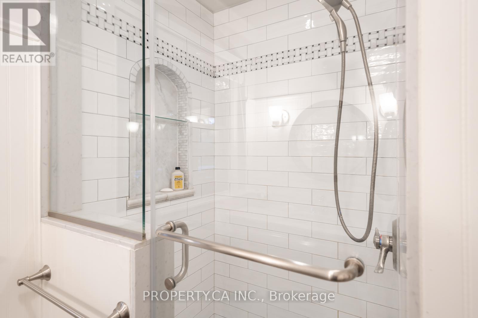 29 Tyler Street, Aurora, Ontario  L4G 2N1 - Photo 18 - N12564730