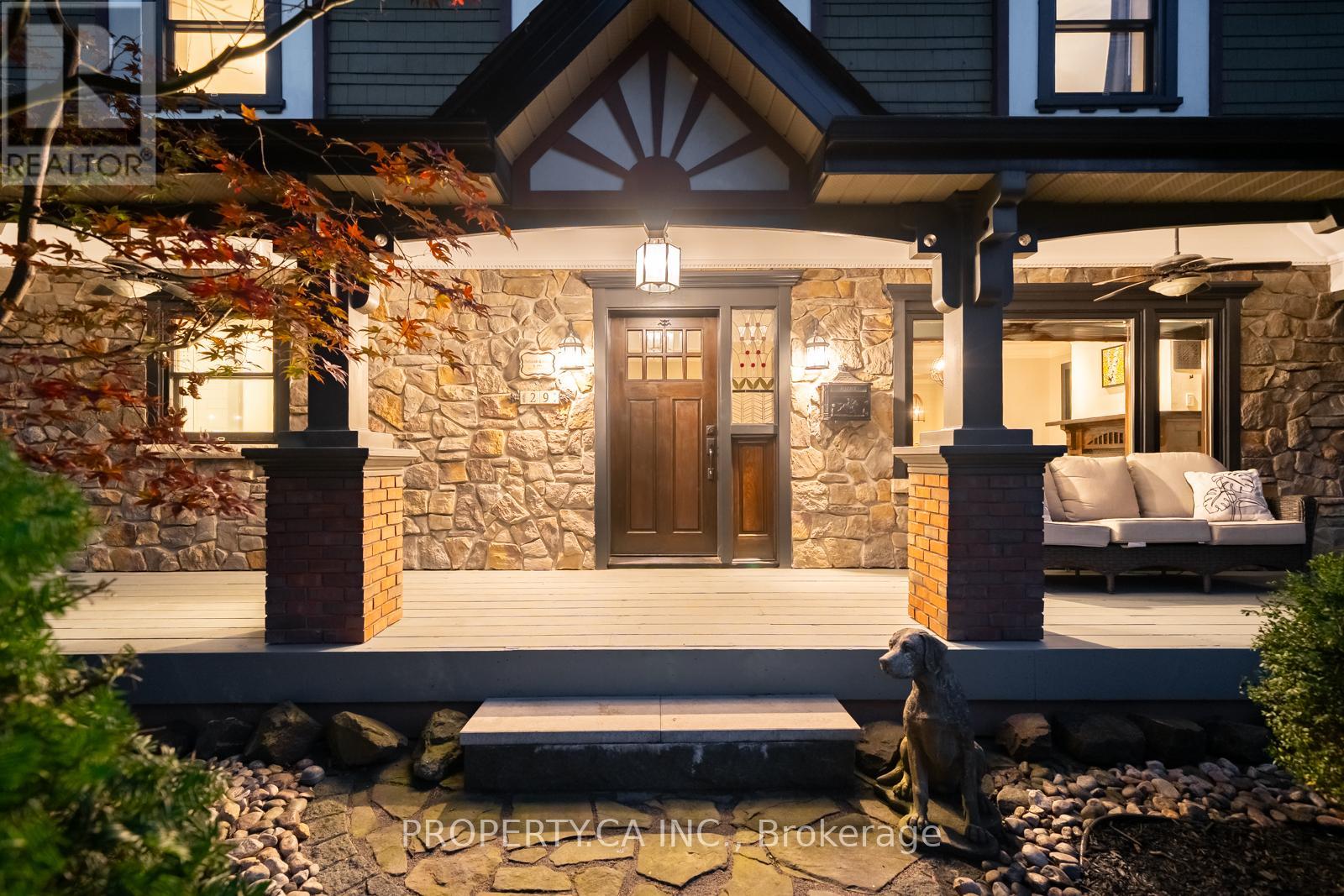 29 Tyler Street, Aurora, Ontario  L4G 2N1 - Photo 2 - N12564730