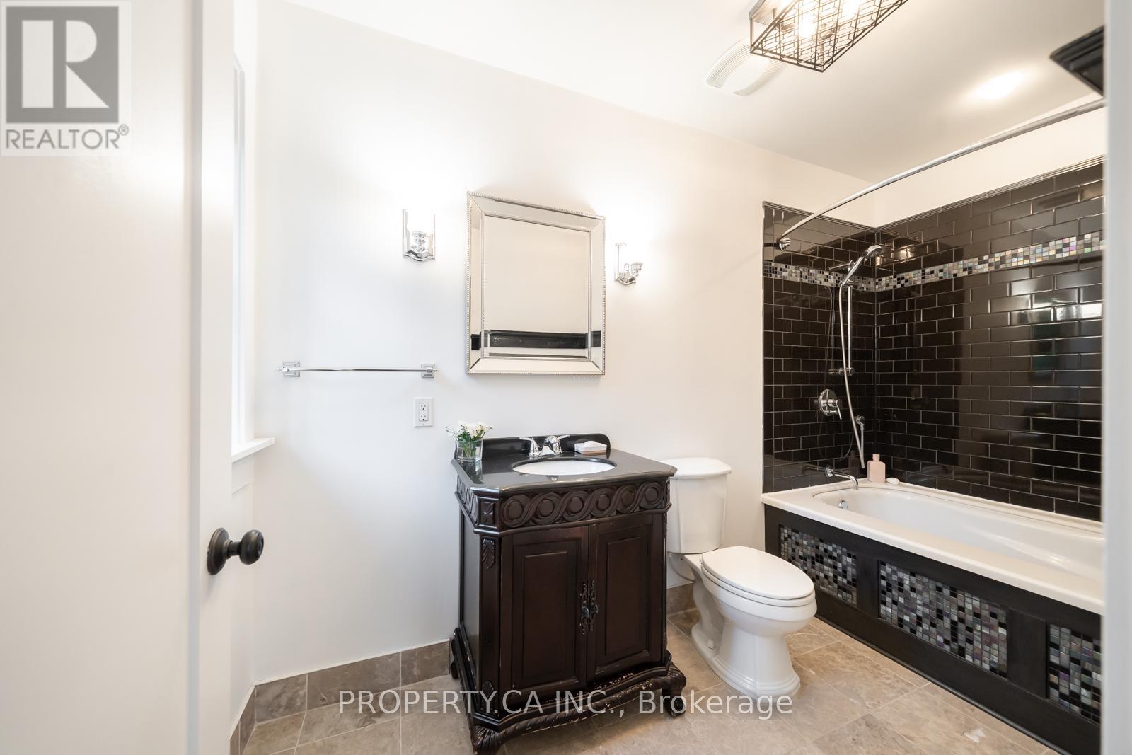 29 Tyler Street, Aurora, Ontario  L4G 2N1 - Photo 28 - N12564730