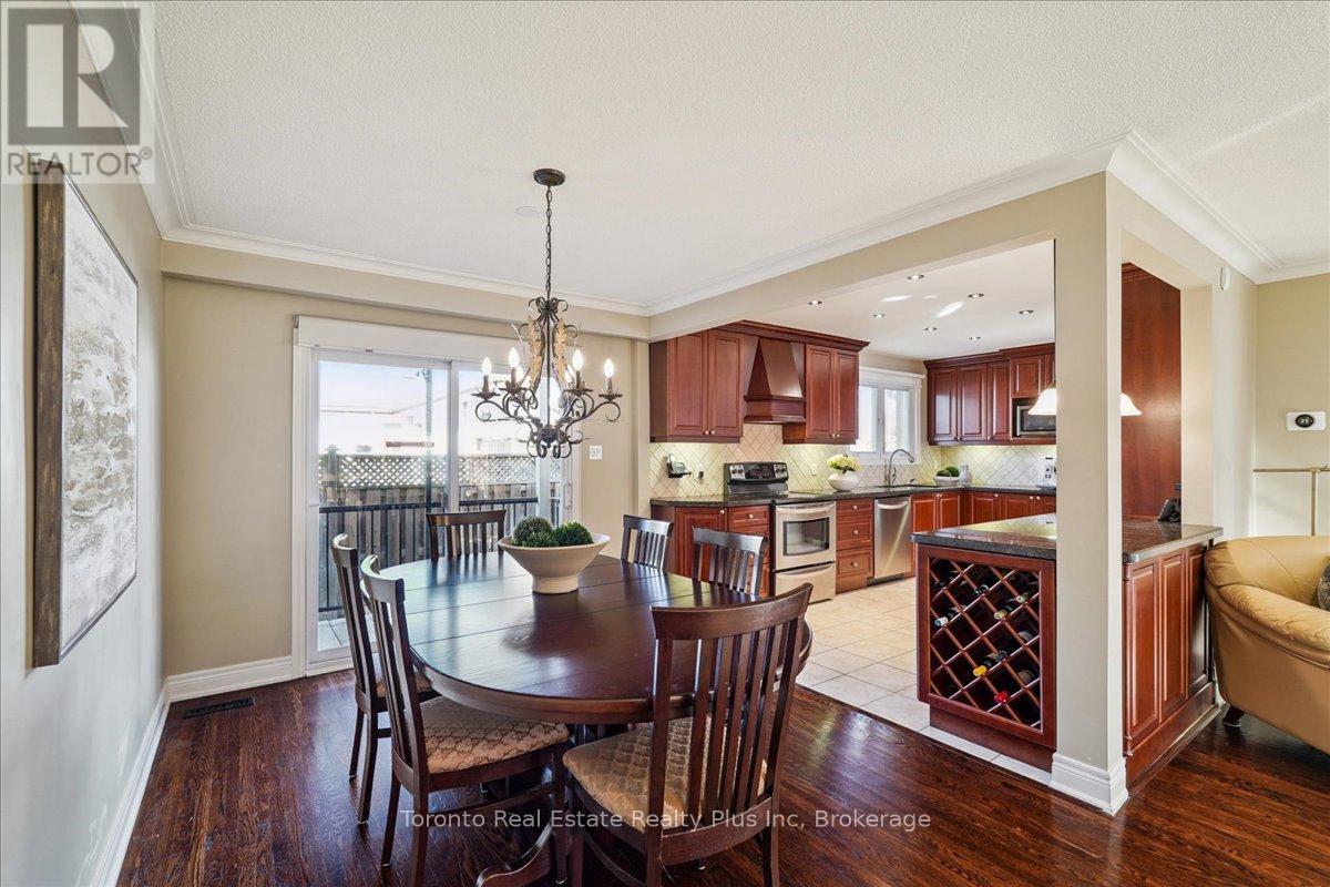 10 Sevilla Boulevard, Vaughan, Ontario  L0J 1C0 - Photo 11 - N12564738