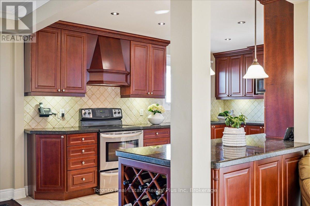 10 Sevilla Boulevard, Vaughan, Ontario  L0J 1C0 - Photo 12 - N12564738