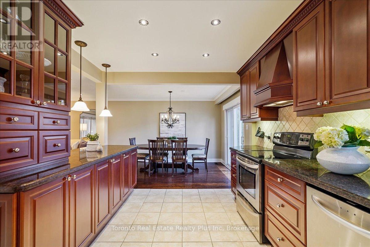 10 Sevilla Boulevard, Vaughan, Ontario  L0J 1C0 - Photo 14 - N12564738