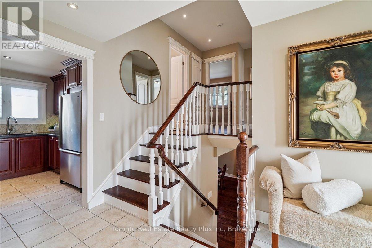 10 Sevilla Boulevard, Vaughan, Ontario  L0J 1C0 - Photo 16 - N12564738