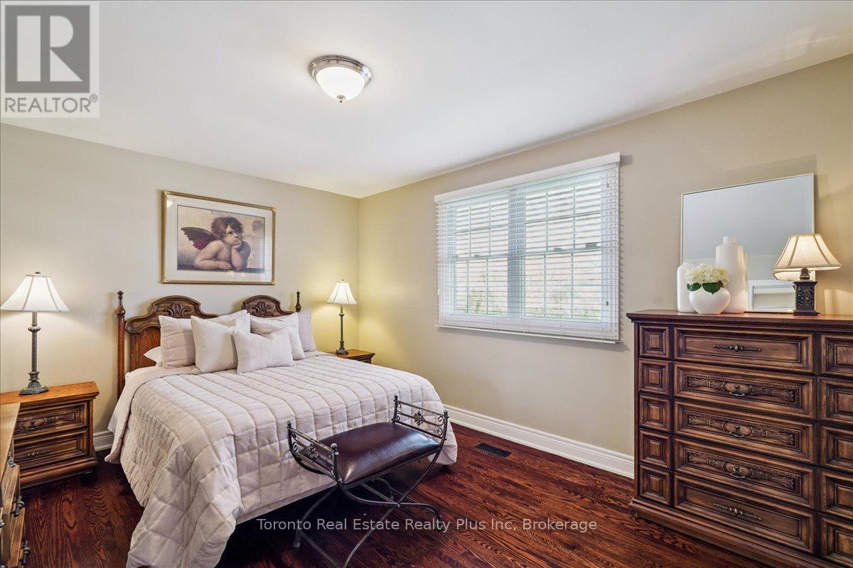 10 Sevilla Boulevard, Vaughan, Ontario  L0J 1C0 - Photo 24 - N12564738