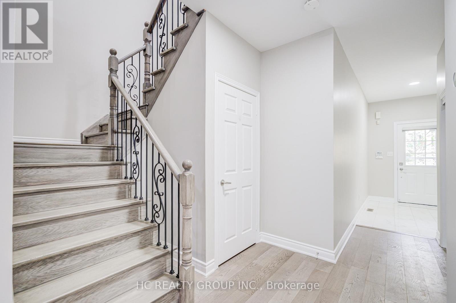 #22 - 56 North Lake Road, Richmond Hill, Ontario  L4E 0G5 - Photo 3 - N12564746