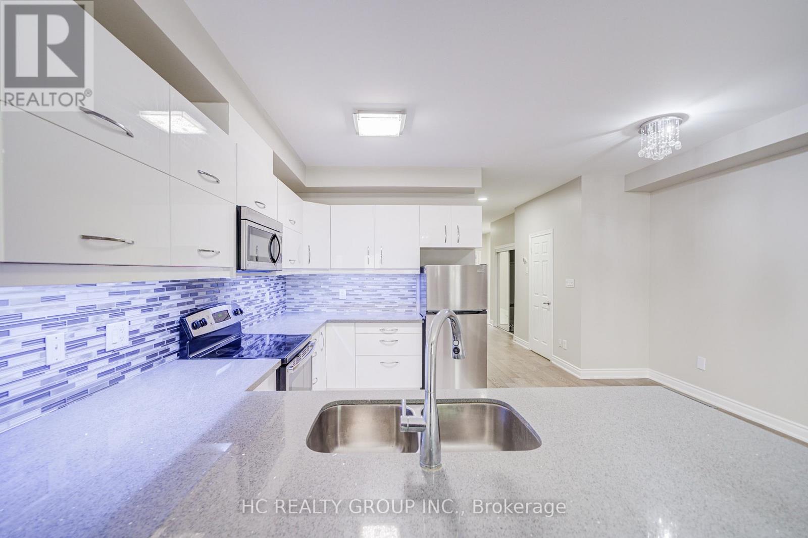 #22 - 56 North Lake Road, Richmond Hill, Ontario  L4E 0G5 - Photo 6 - N12564746