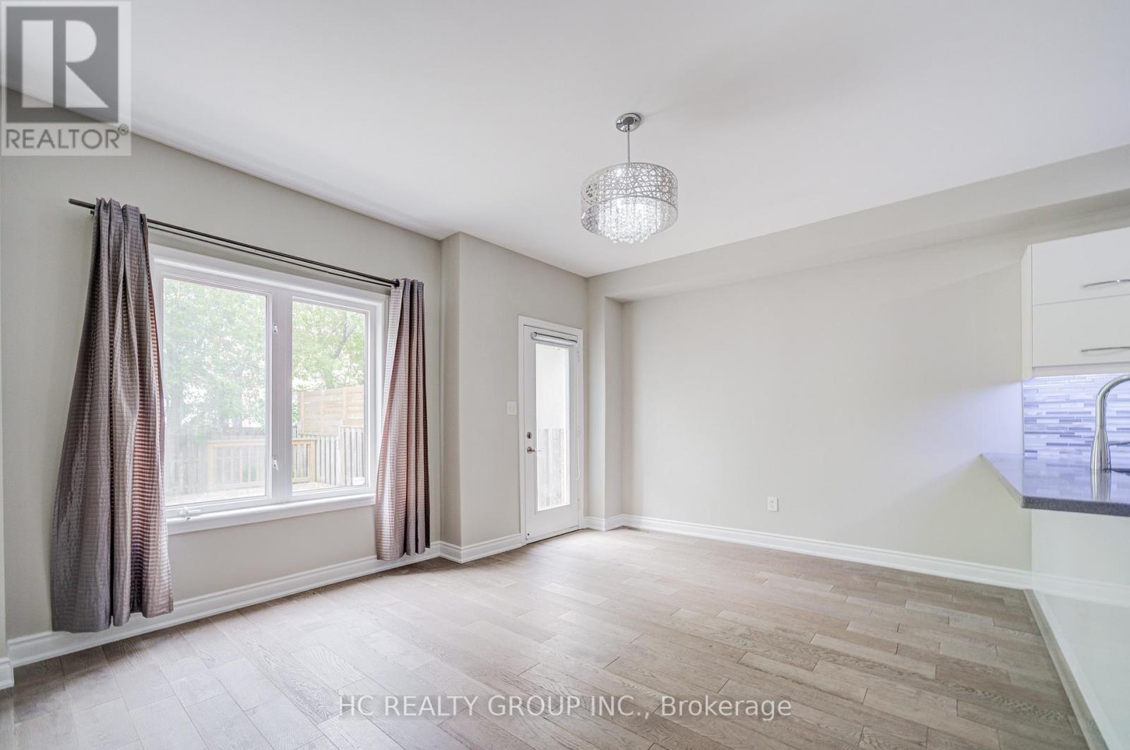 #22 - 56 North Lake Road, Richmond Hill, Ontario  L4E 0G5 - Photo 8 - N12564746