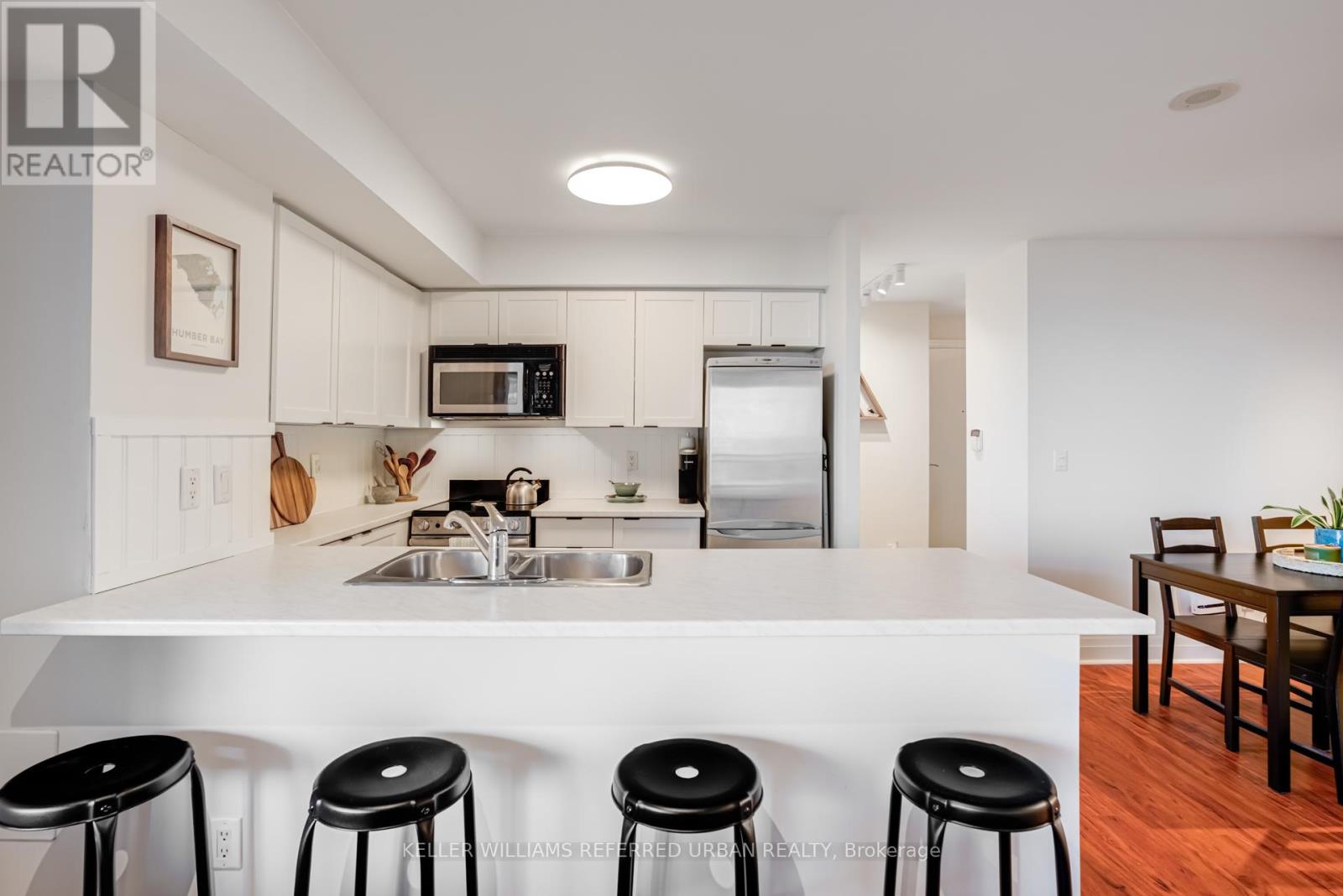 1008 - 2121 Lake Shore Boulevard W, Toronto, Ontario  M8V 4E9 - Photo 9 - W12564734