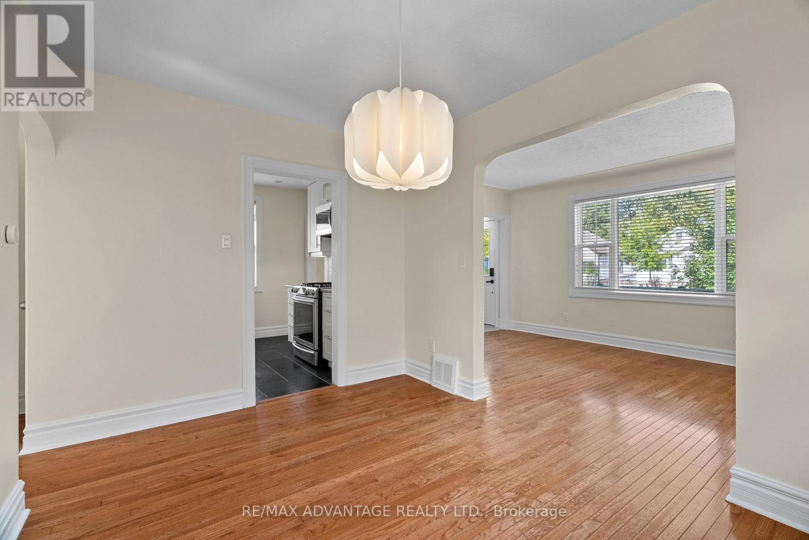 555 Chester Street, London South, Ontario  N6C 2K1 - Photo 10 - X12564794