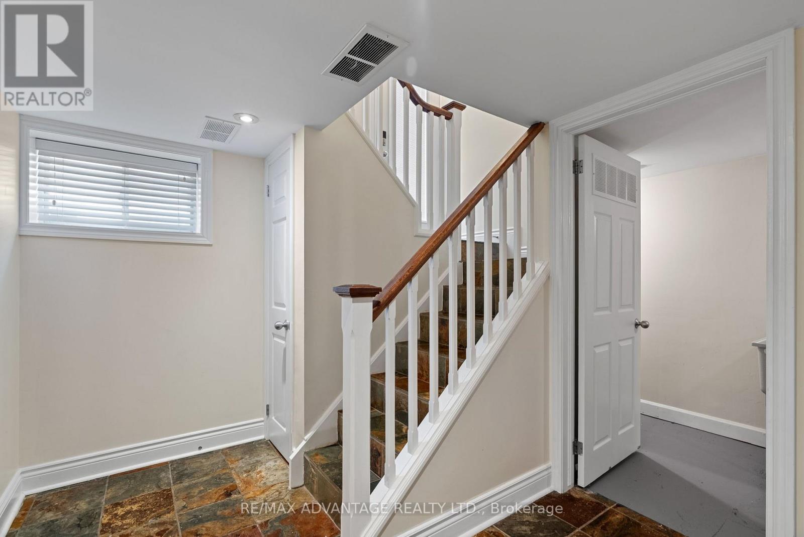 555 Chester Street, London South, Ontario  N6C 2K1 - Photo 24 - X12564794