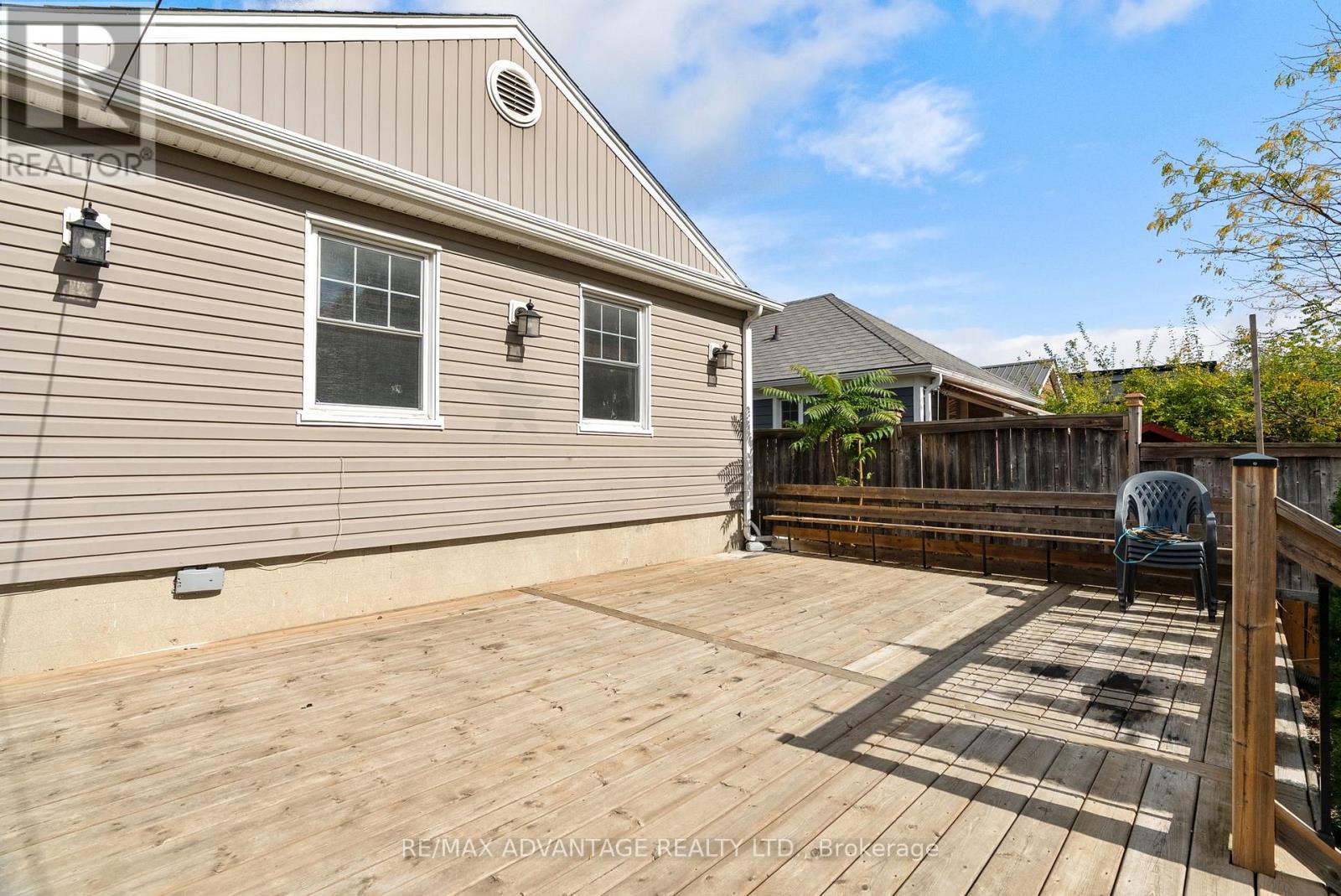 555 Chester Street, London South, Ontario  N6C 2K1 - Photo 37 - X12564794