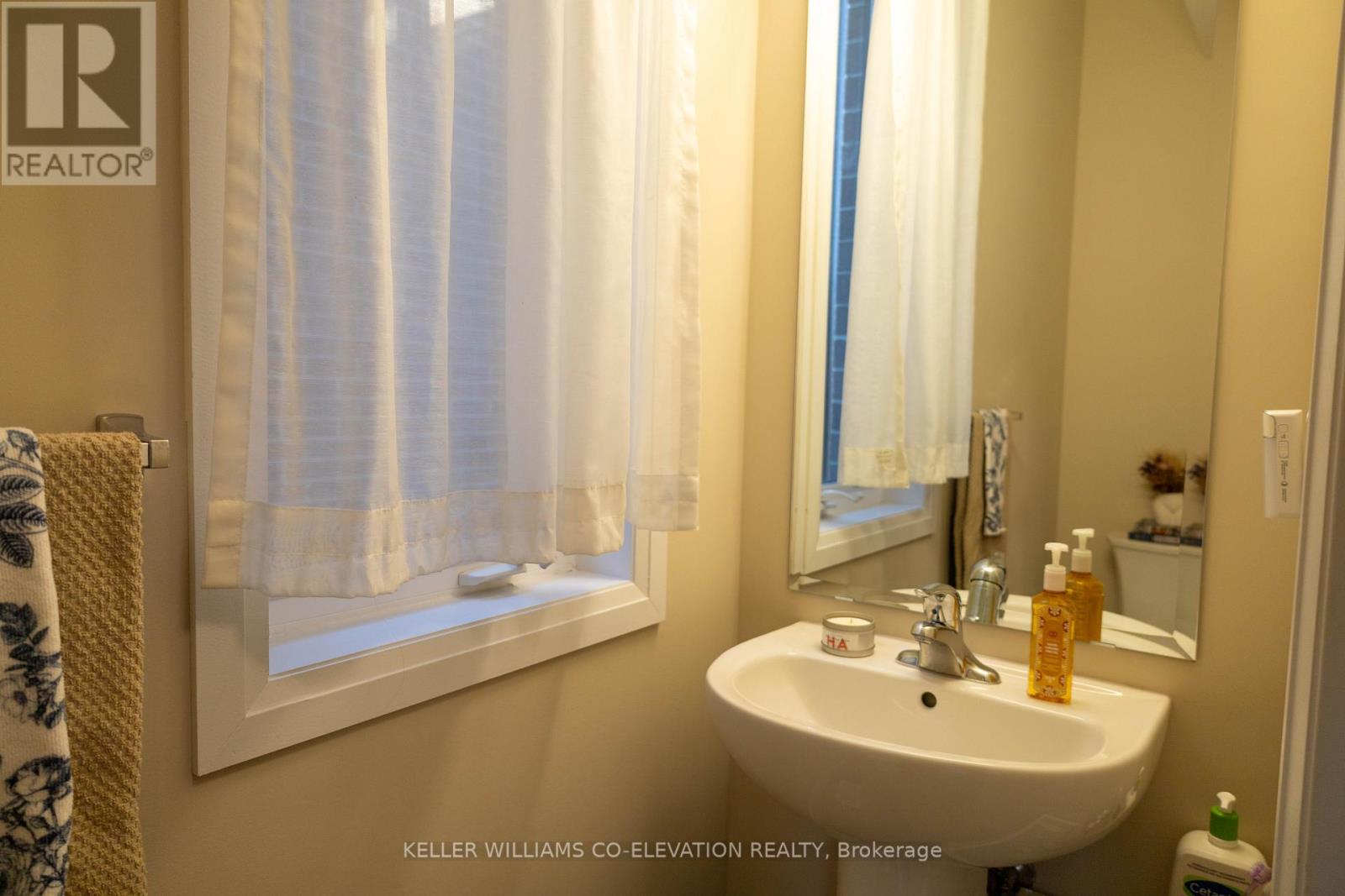 #35 - 270 Melvin Avenue, Hamilton, Ontario  L8H 2K2 - Photo 5 - X12564754