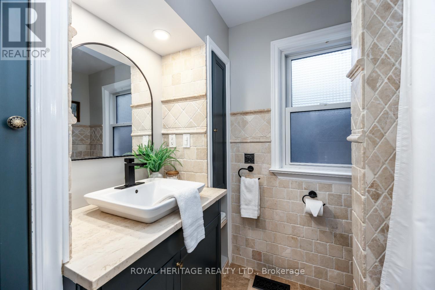 245 Elizabeth Street, Oshawa, Ontario  L1J 5S5 - Photo 9 - E12543960