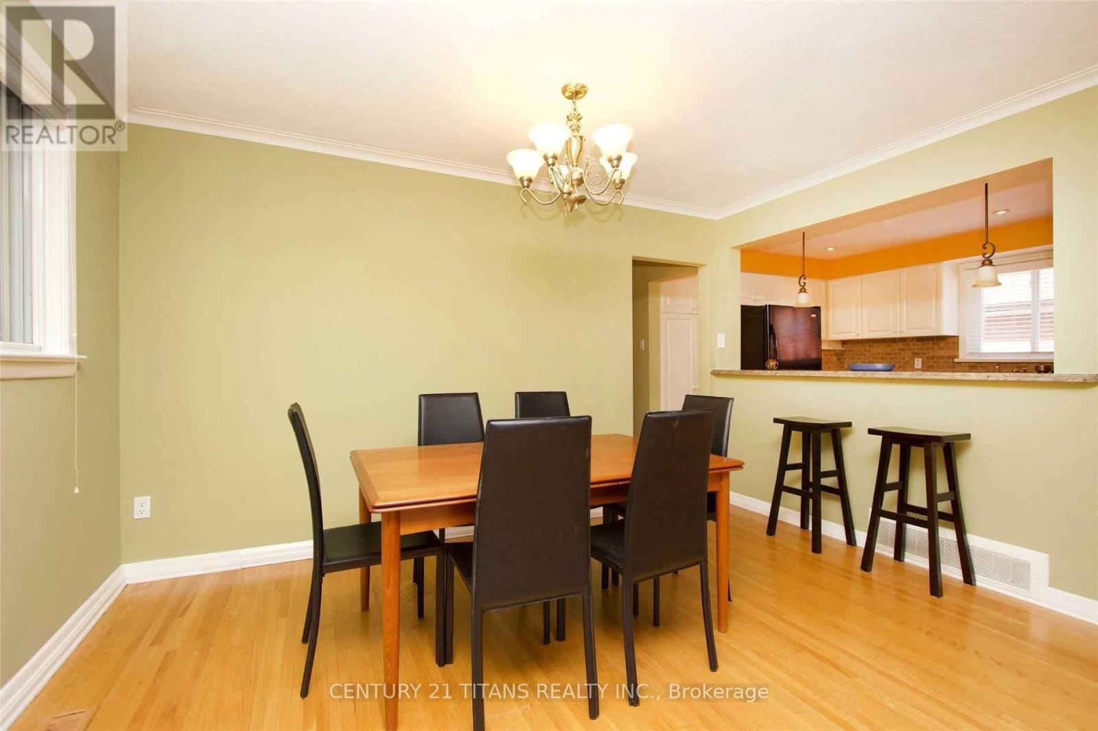 38 Rochman Boulevard, Toronto, Ontario  M1H 1S2 - Photo 4 - E12564784