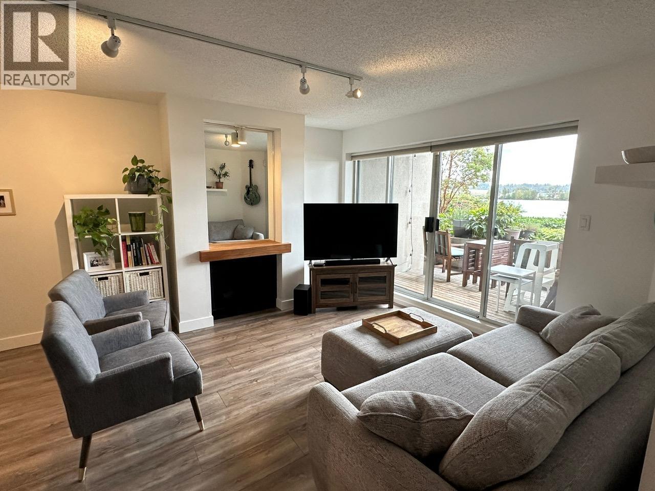 103 3 K DE K COURT, New Westminster, British Columbia