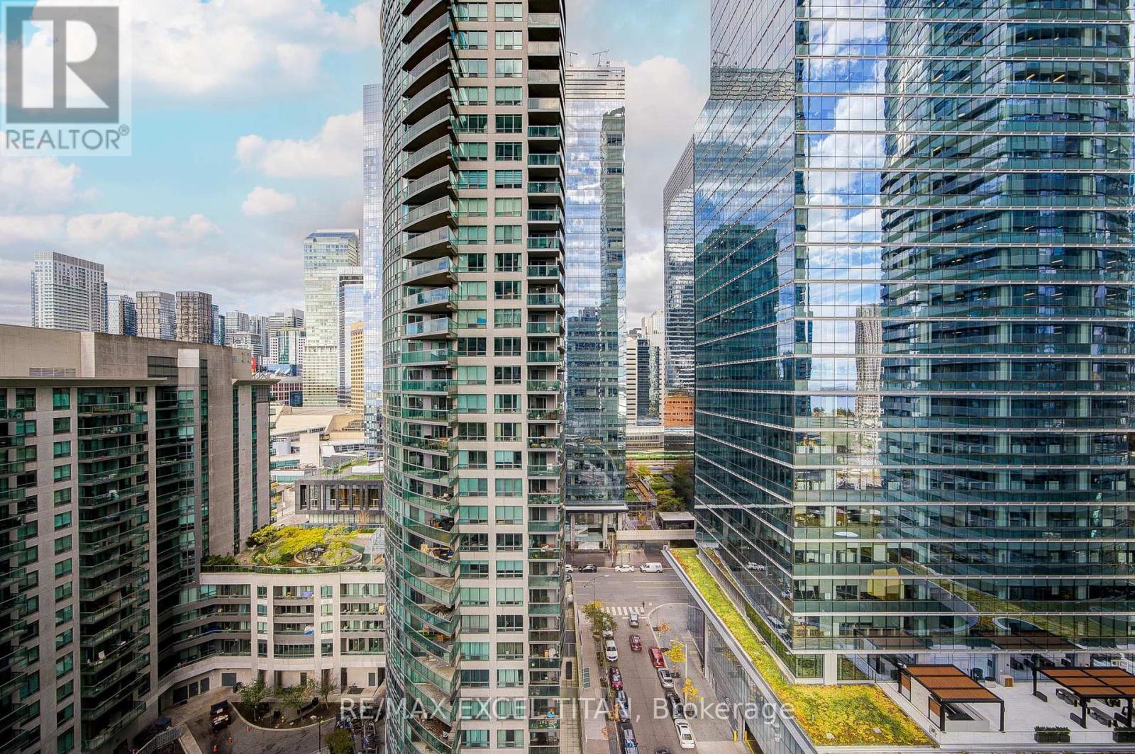 2006 - 19 Grand Trunk Crescent, Toronto, Ontario  M5J 3A3 - Photo 35 - C12562918