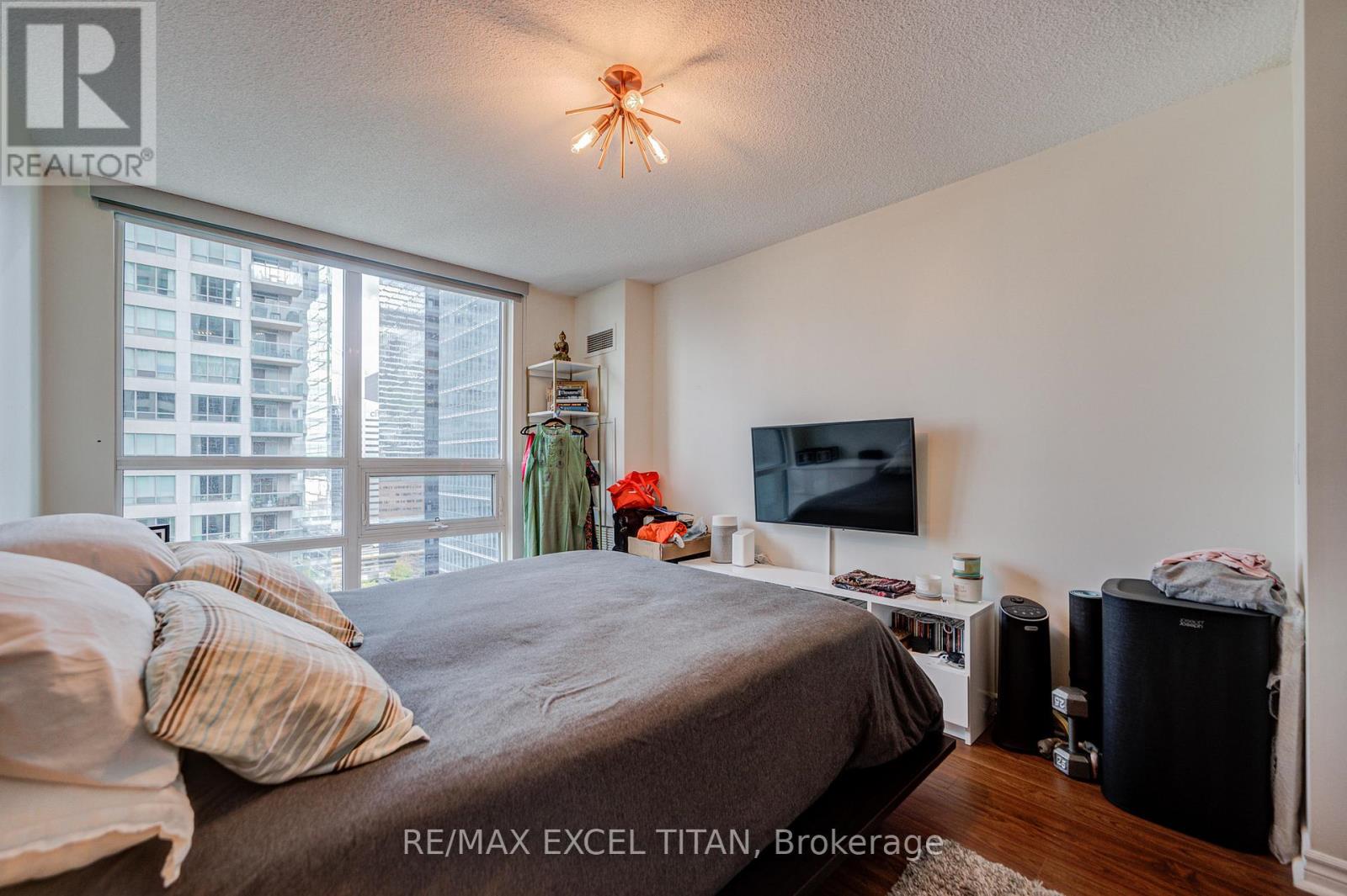 2006 - 19 Grand Trunk Crescent, Toronto, Ontario  M5J 3A3 - Photo 26 - C12562918