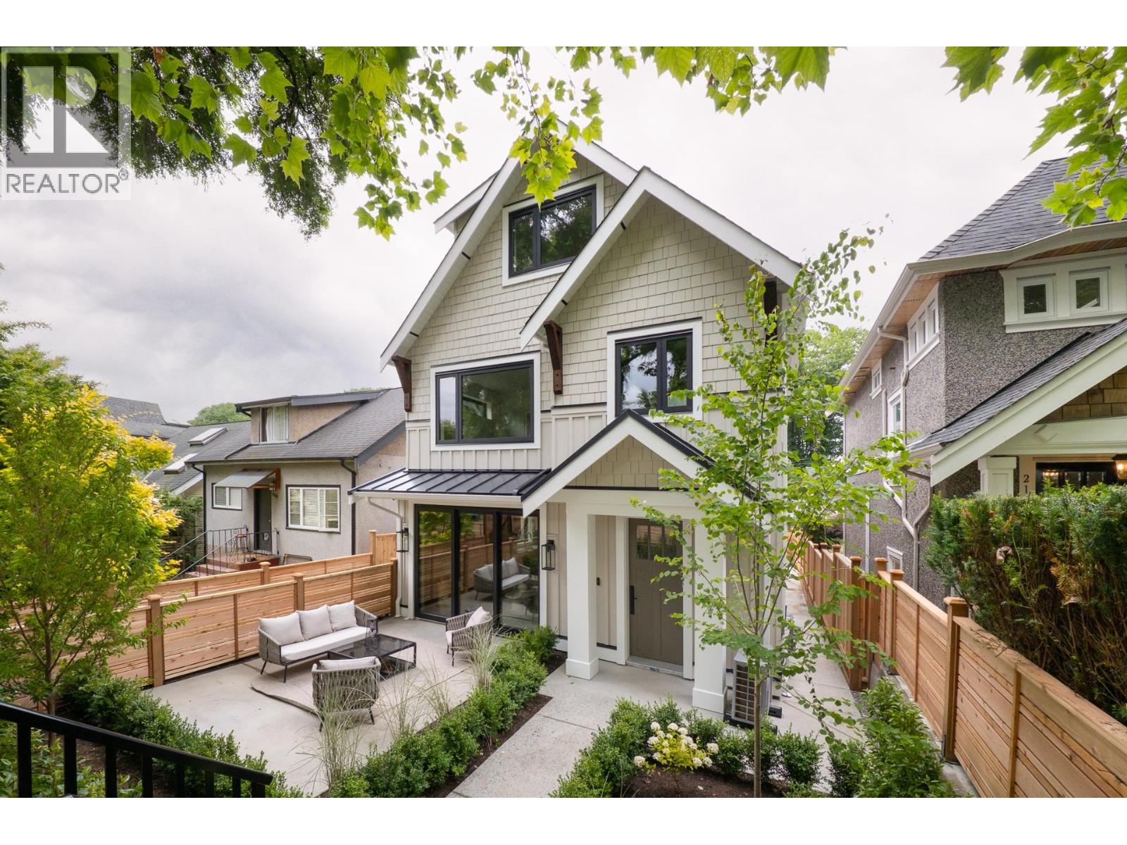 1 2154 E. 6 AVENUE, Vancouver, British Columbia