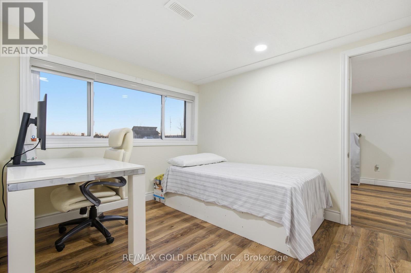 684 Talbot Road, Lakeshore, Ontario  N0R 1K0 - Photo 17 - X12564462