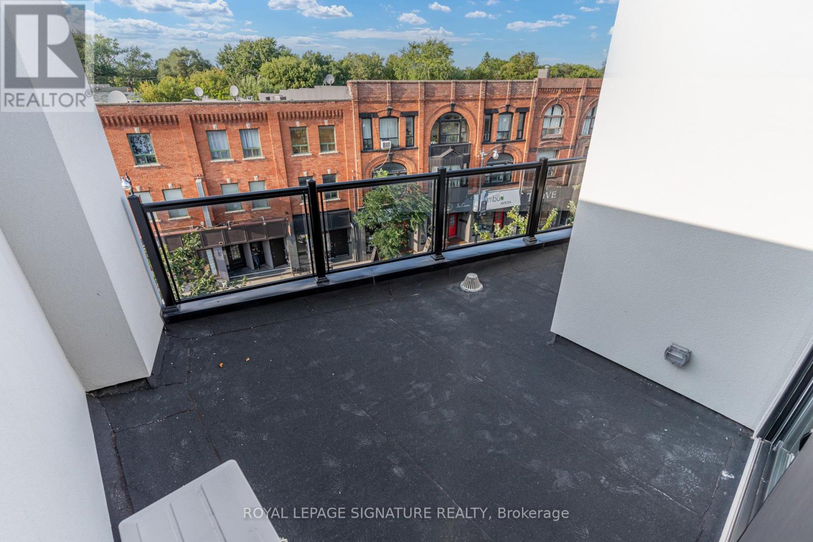 Ph7 - 3039 Dundas Street W, Toronto, Ontario  M6P 1Z5 - Photo 4 - W12564772