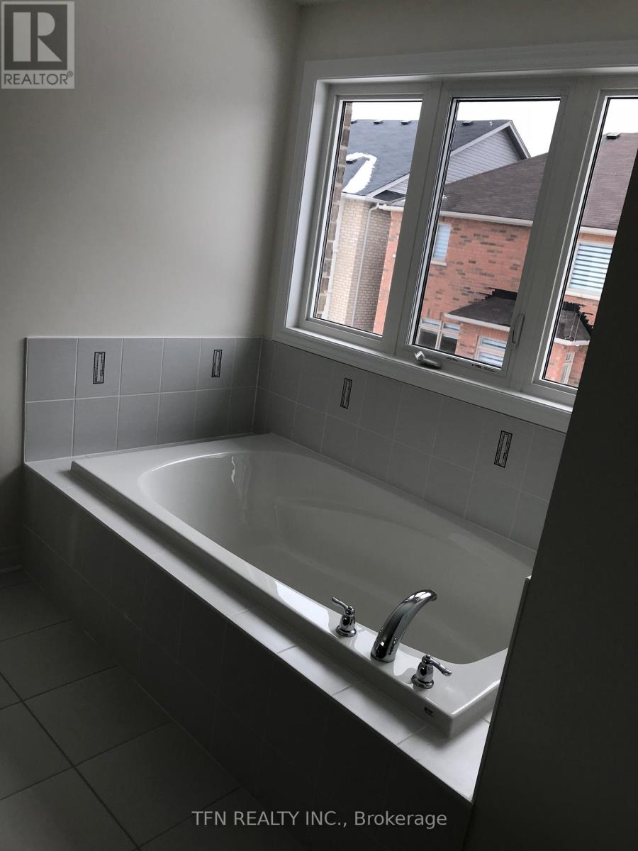 Upper - 14 Peony Street, Brampton, Ontario  L6R 3Z3 - Photo 12 - W12564778